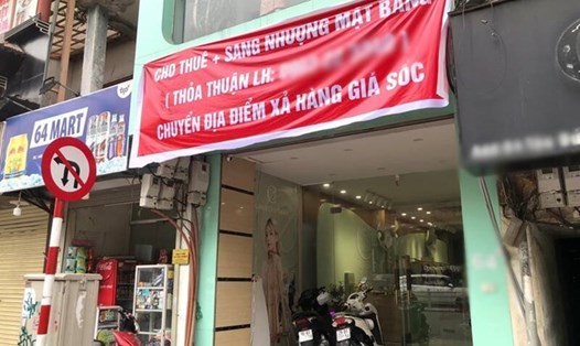 Nhiều mặt bằng kinh doanh treo biển cho thuê tại quận Đống Đa (Hà Nội). Ảnh: Thu Giang