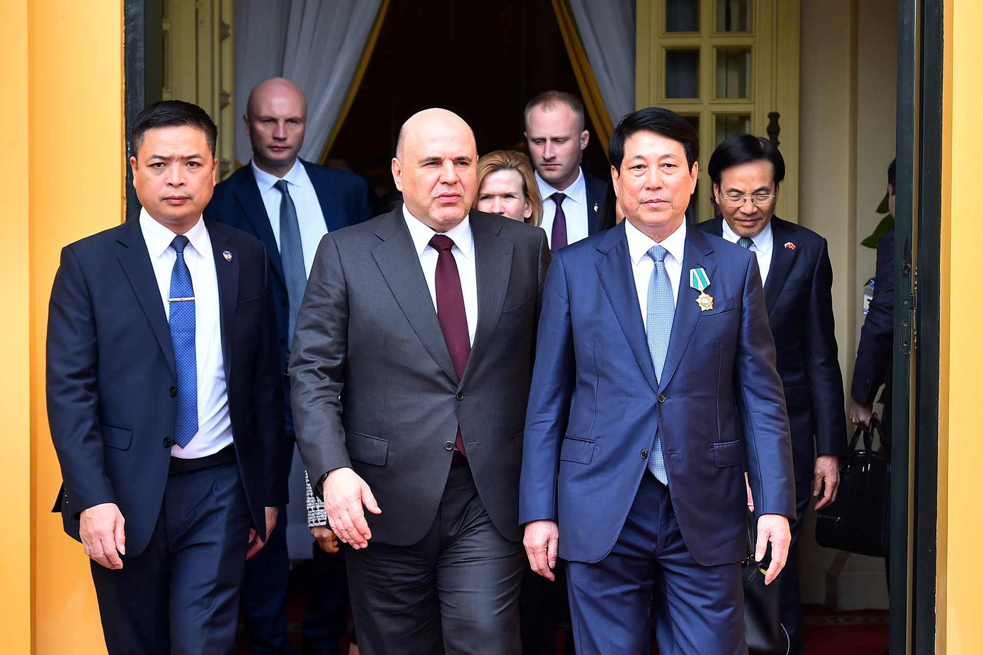 Politburo member and President Luong Cuong received Russian Prime Minister Mikhail Vladimirovich Mishustin at noon on January 15. Photo: Hai Nguyen