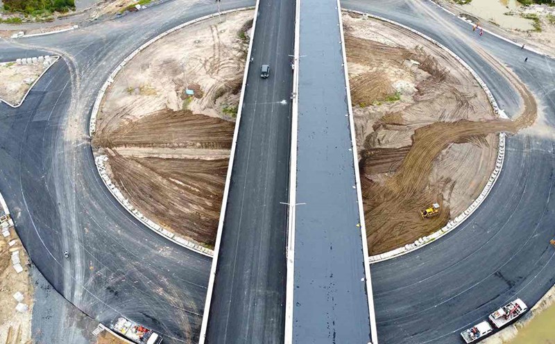 Ben Luc - Long Thanh expressway intersection and Phuoc An port road. Photo: HAC