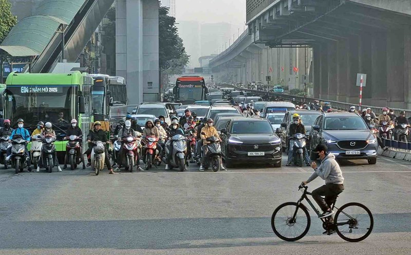 People strictly obey traffic light signals. Photo: To The