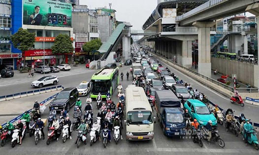 Nghị định 168/2024 đã thay đổi ý thức tham gia giao thông của người dân Hà Nội. Ảnh: Hữu Chánh