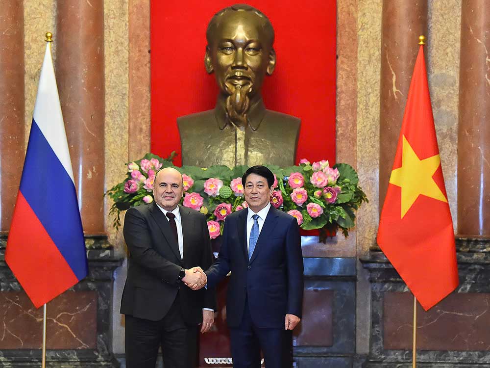 President Luong Cuong receives Russian Prime Minister Mikhail Mishustin. Photo: Hai Nguyen