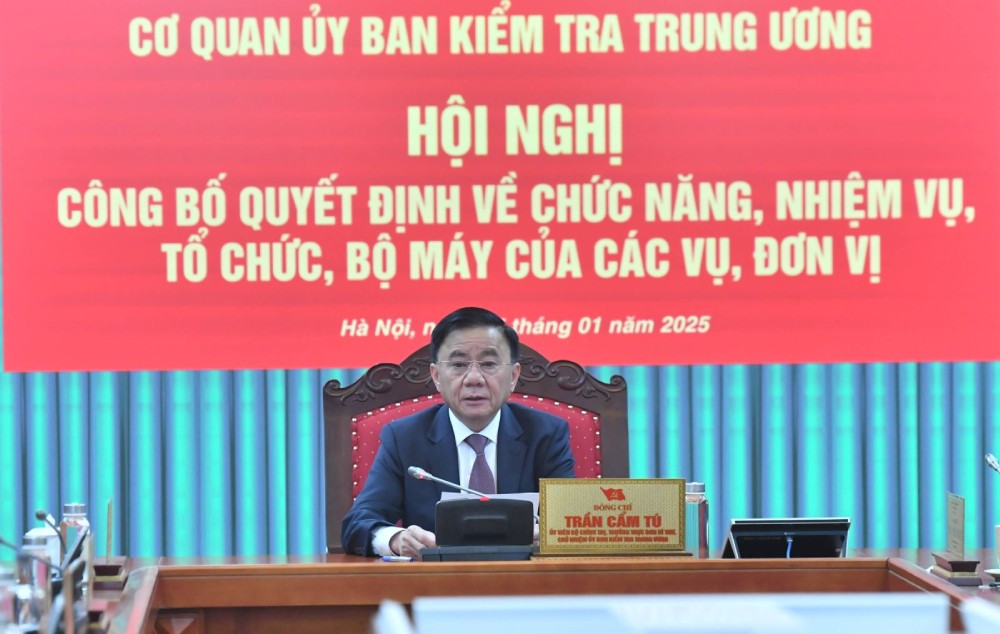 Mr. Tran Cam Tu - Politburo member, Standing member of the Secretariat, Chairman of the Central Inspection Commission - gave a speech at the Conference. Photo: Central Inspection Commission