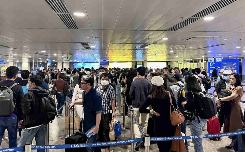 Tan Son Nhat Airport will be record crowded during Lunar New Year. Photo: Khanh Linh