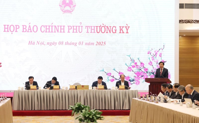 Regular Government press conference in December 2024 on January 8, 2025 of the Government. Photo: Nhat Bac