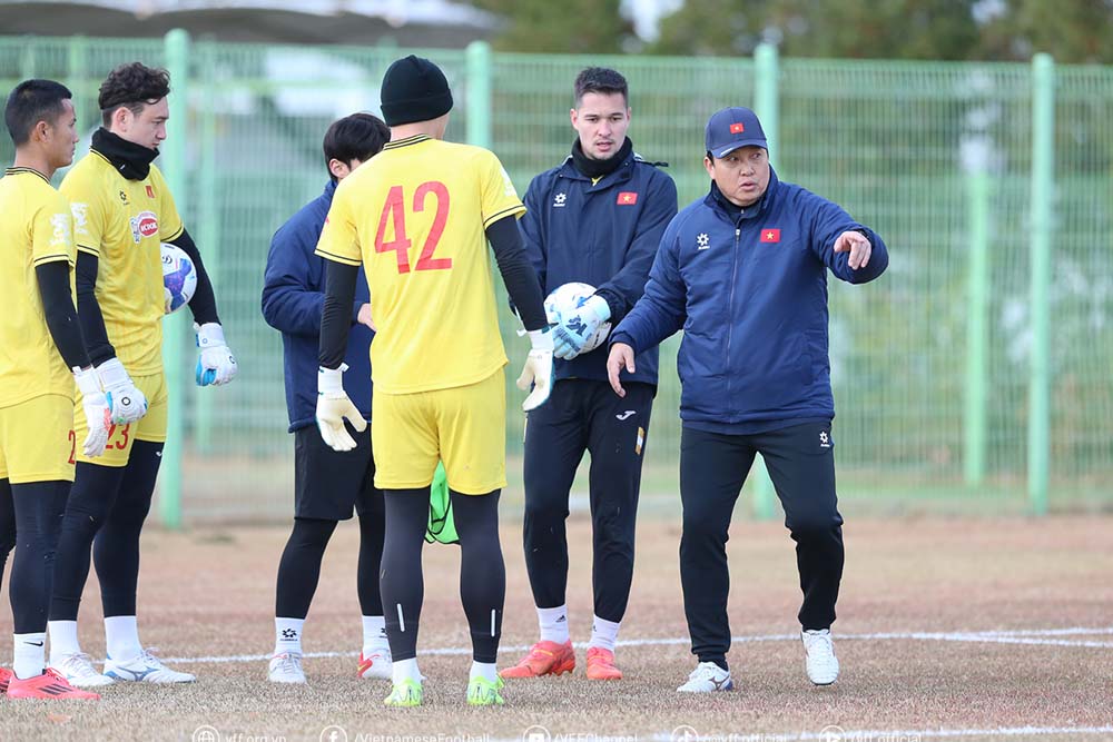 Coach Lee Won-jae ends his short-term contract and leaves the Vietnam national team. Photo: VFF