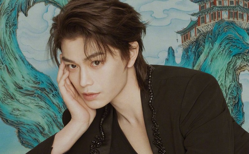 Dinh Vu He currently has the highest magazine sales in Cbiz. Photo: L'Officiel China