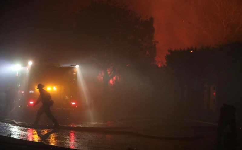 Strong winds return, causing wildfires in Los Angeles (USA) to spread further. Photo: Xinhua