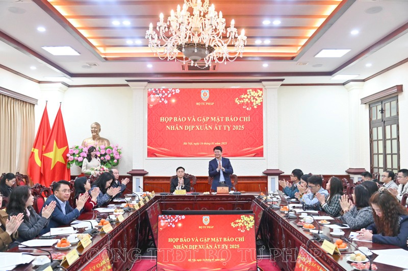 Đẩy mạnh thu hồi tài sản trong các vụ án tham nhũng, kinh tế là một nhiệm vụ trọng tâm được Bộ Tư pháp nêu ra tại họp báo. Ảnh: Bộ Tư pháp 