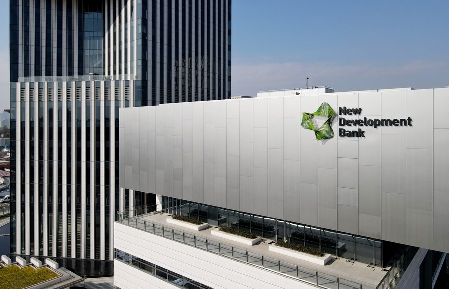 BRICS Bank issues Panda bonds worth 845 million USD. Photo: Xinhua