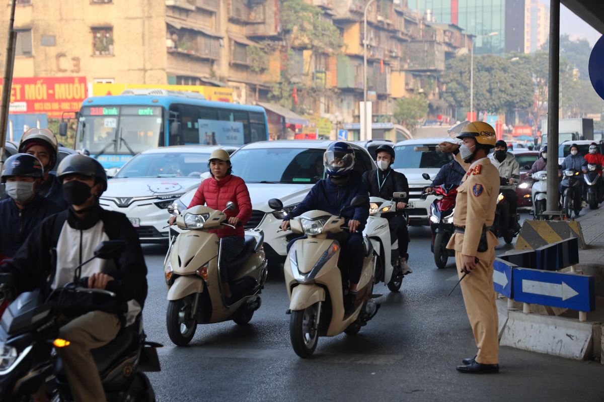 The Prime Minister directed the prevention and control of traffic jams and traffic accidents. Photo: Pham Dong