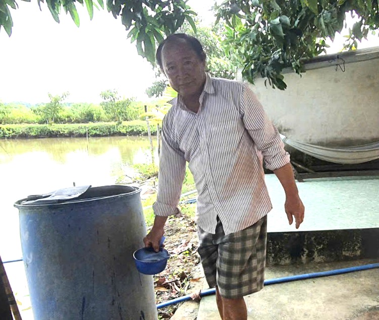 Coastal residents of Bac Lieu worry about water shortage during Tet At Ty. Photo: Nhat Ho