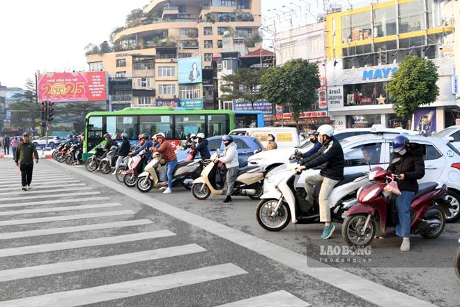 Many drivers stop when the traffic light has 5 seconds left. Photo: To The