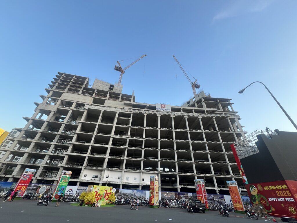 M&A activities of real estate projects are facing many legal barriers. Photo: Bao Chuong