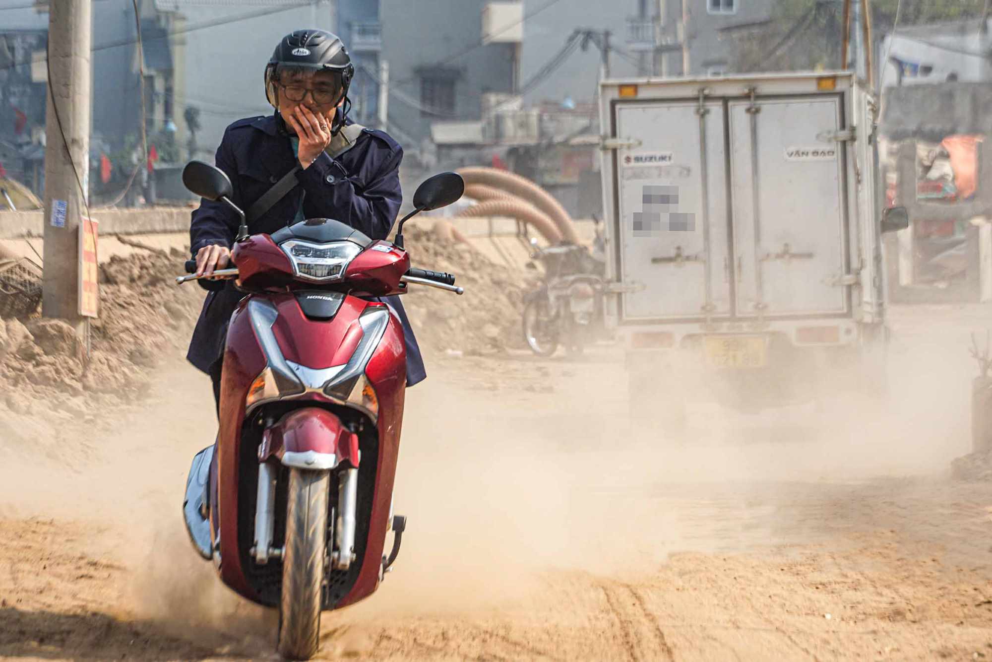 Air pollution from large construction sites in Hanoi. Photo: Tung Giang