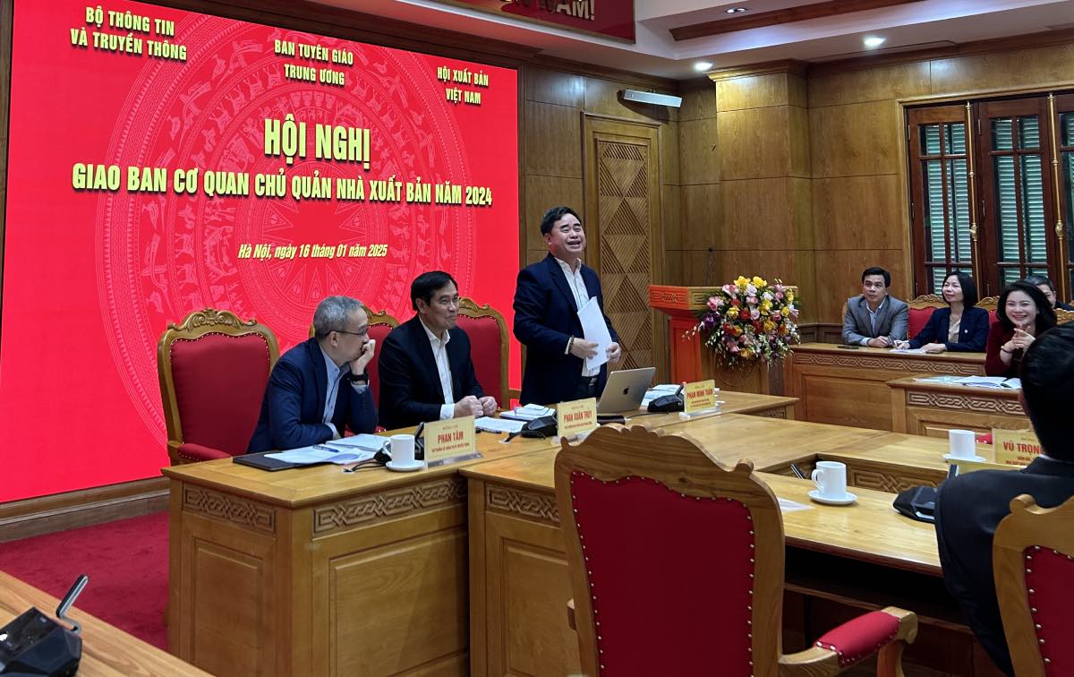 The 2024 conference of the publishing house's governing body took place on the afternoon of January 16. Photo: Huong Nha