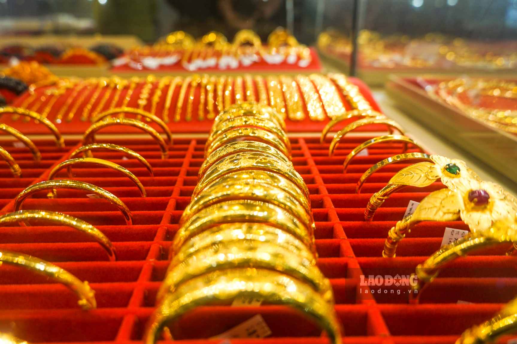 Inflation concerns and price pressures continue to drive investment demand for precious metals. Illustration photo: Phan Anh