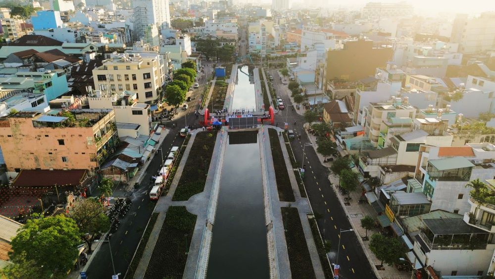 Dòng kênh Hàng Bàng là một trong những con kênh ô nhiễm của TPHCM nay đã hồi sinh. Ảnh: Anh Tú