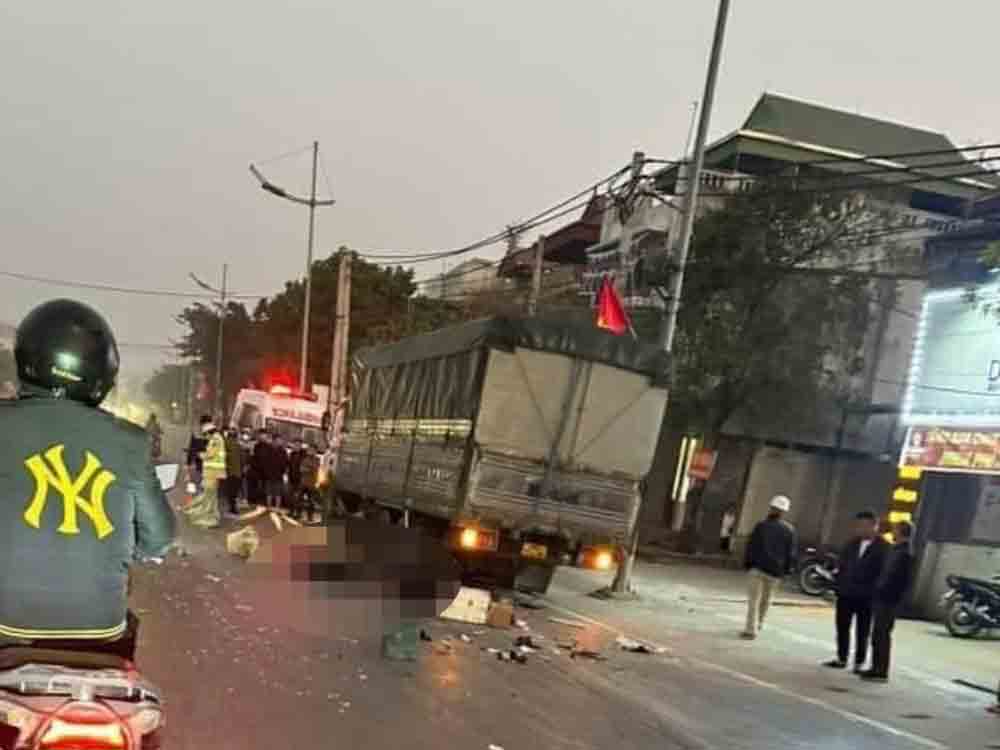 Vụ tại nạn xảy ra trên Quốc lộ 1A đoạn qua huyện Thường Tín, Hà Nội. Ảnh: Người dân cung cấp