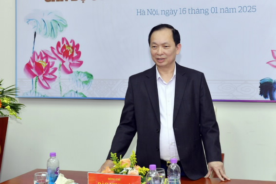 Pho Thong doc Thuong truc NHNN Dao Minh Tu danh gia cao cong tac truyen thong. Anh: Ban To chuc.