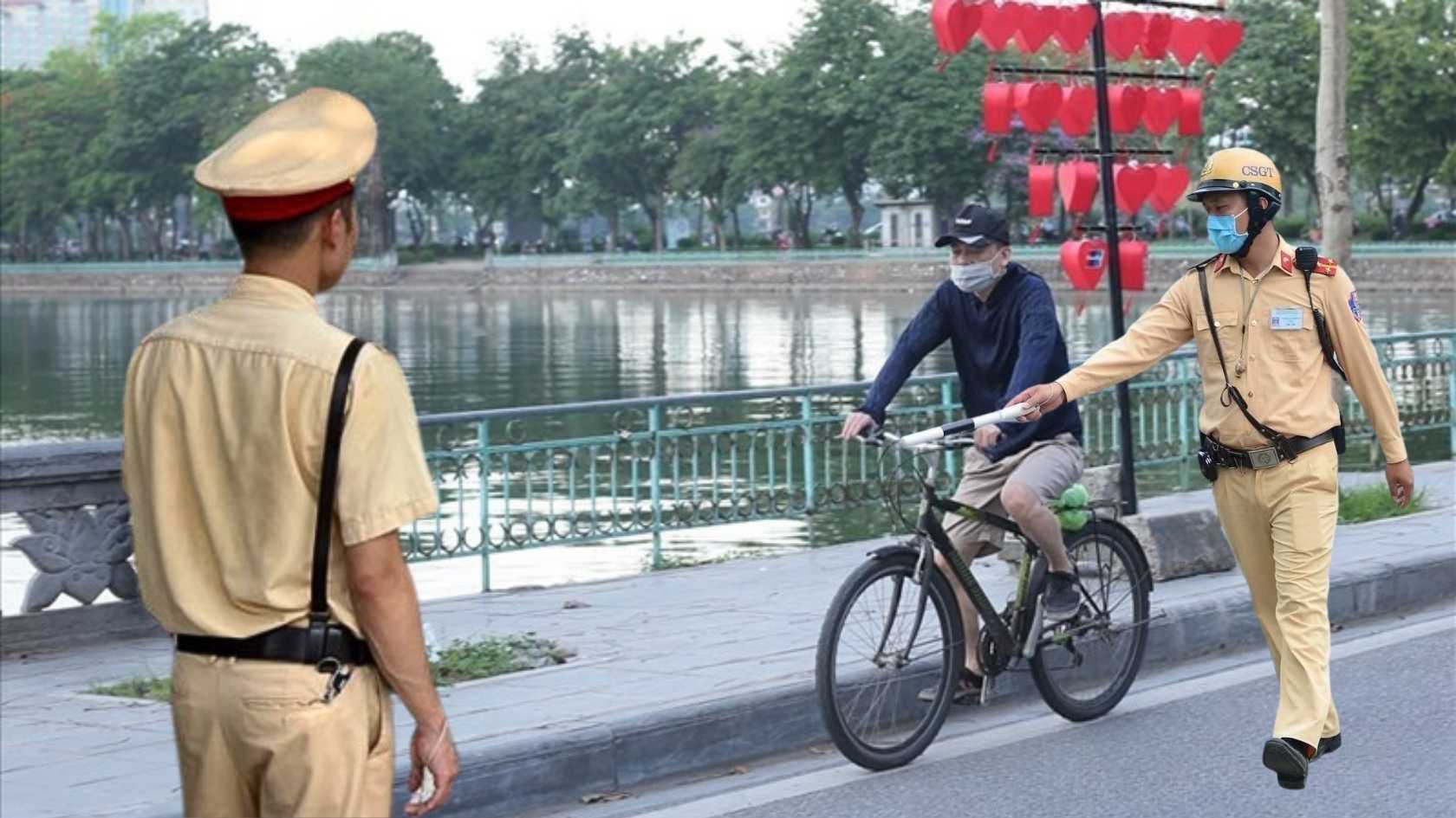 Using a bicycle without lights will also result in a fine