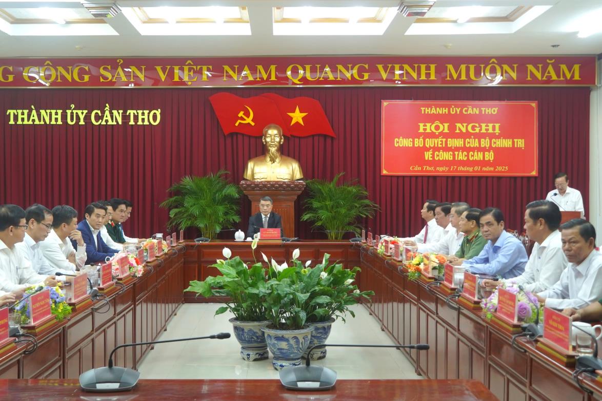 Quang canh hoi nghi. Anh: Ta Quang