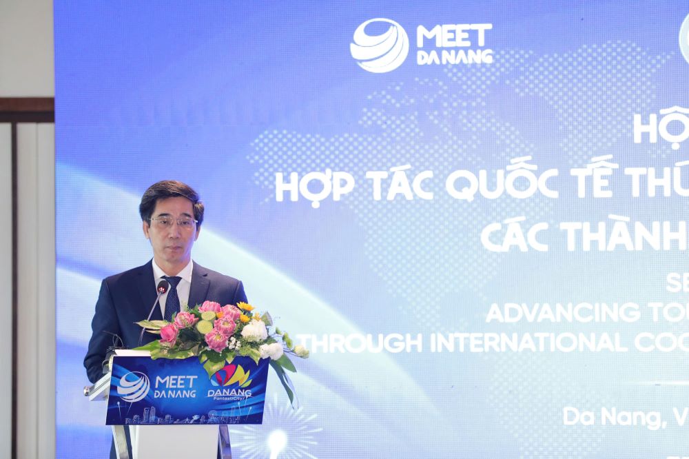 Ong Tran Chi Cuong - Pho Chu tich UBND TP Da Nang phat bieu tai hoi thao “Hop tac quoc te thuc day phat trien du lich cac thanh pho huu nghi”. Anh: Nguyen Thi