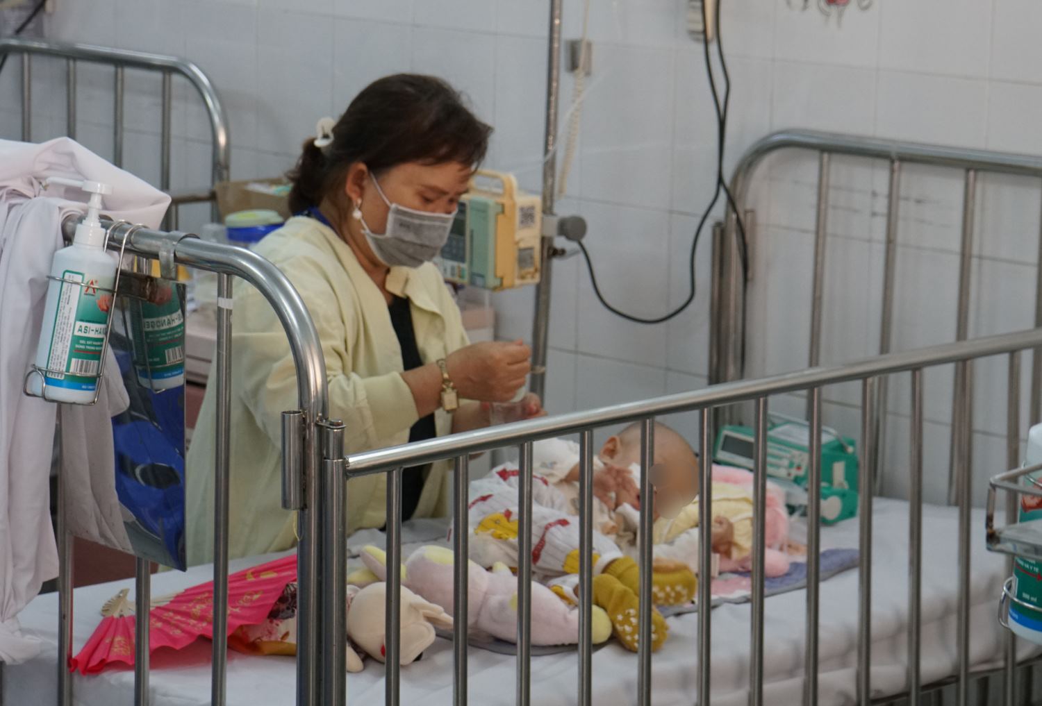 Preventing food poisoning in children during Tet.