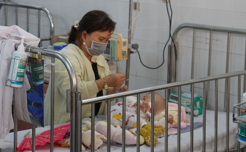 Preventing food poisoning in children during Tet.