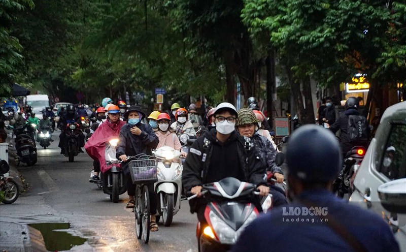 Du bao thoi tiet mien Bac va mien Trung co mua vai noi, troi ret. Anh: LDO