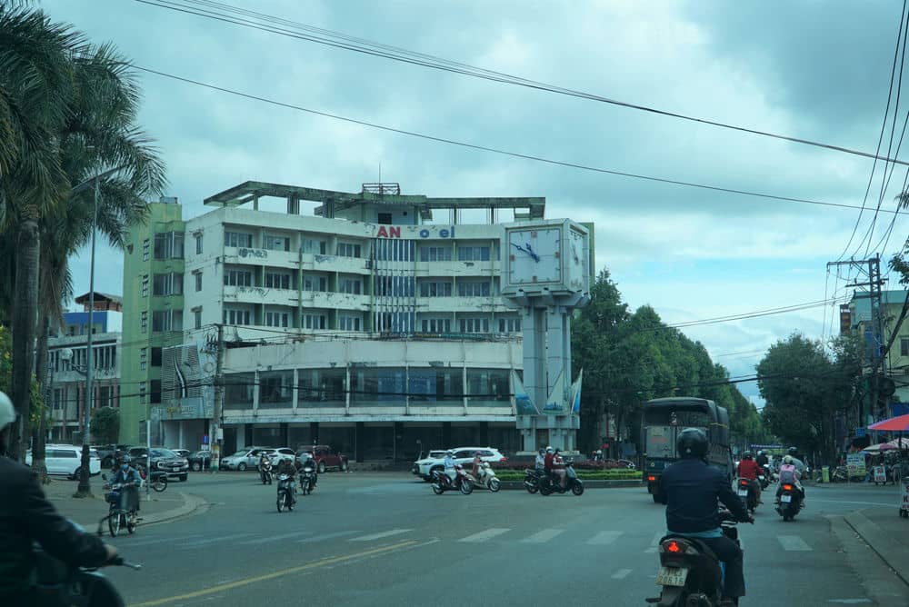 Khu nha, dat o vi tri vang pho nui Pleiku bi bo hoang nhieu nam qua. Anh: Thanh Tuan 