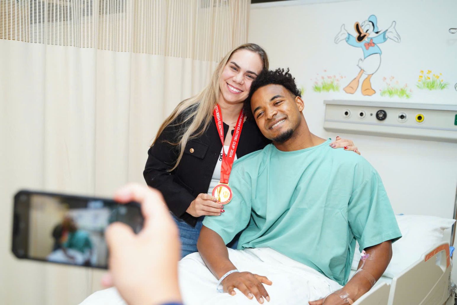 Xuan Son and a moment with his wife. Photo: Nam Dinh FC