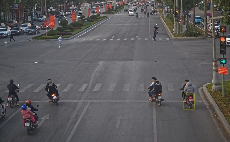 Motorcyclist who ran a red light in Bac Giang was fined. Photo: Bac Giang Police