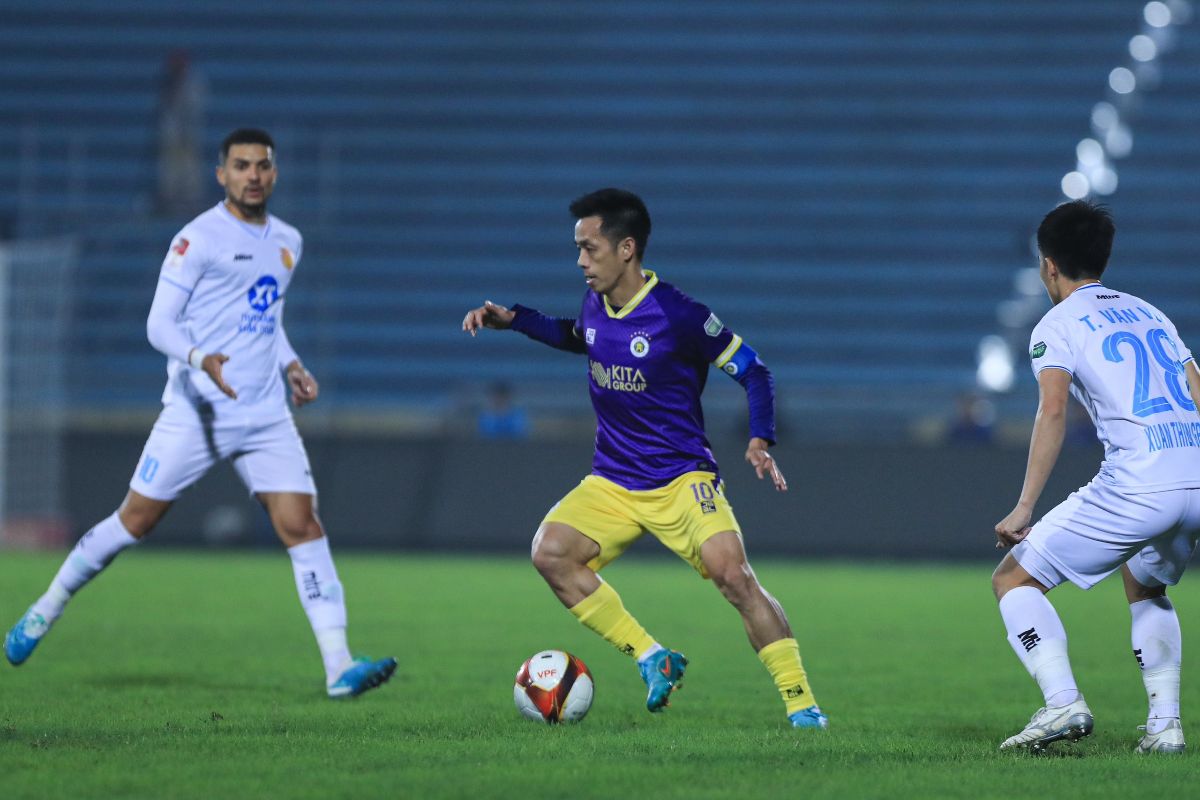 Van Quyet la chan sut noi ghi nhieu ban thang nhat tai V.League tinh den luc nay. Anh: Minh Dan