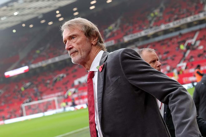 Sir Jim Ratcliffe van lam viec lien tuc de day nhanh tien do xay san Old Trafford moi. Anh: AFP