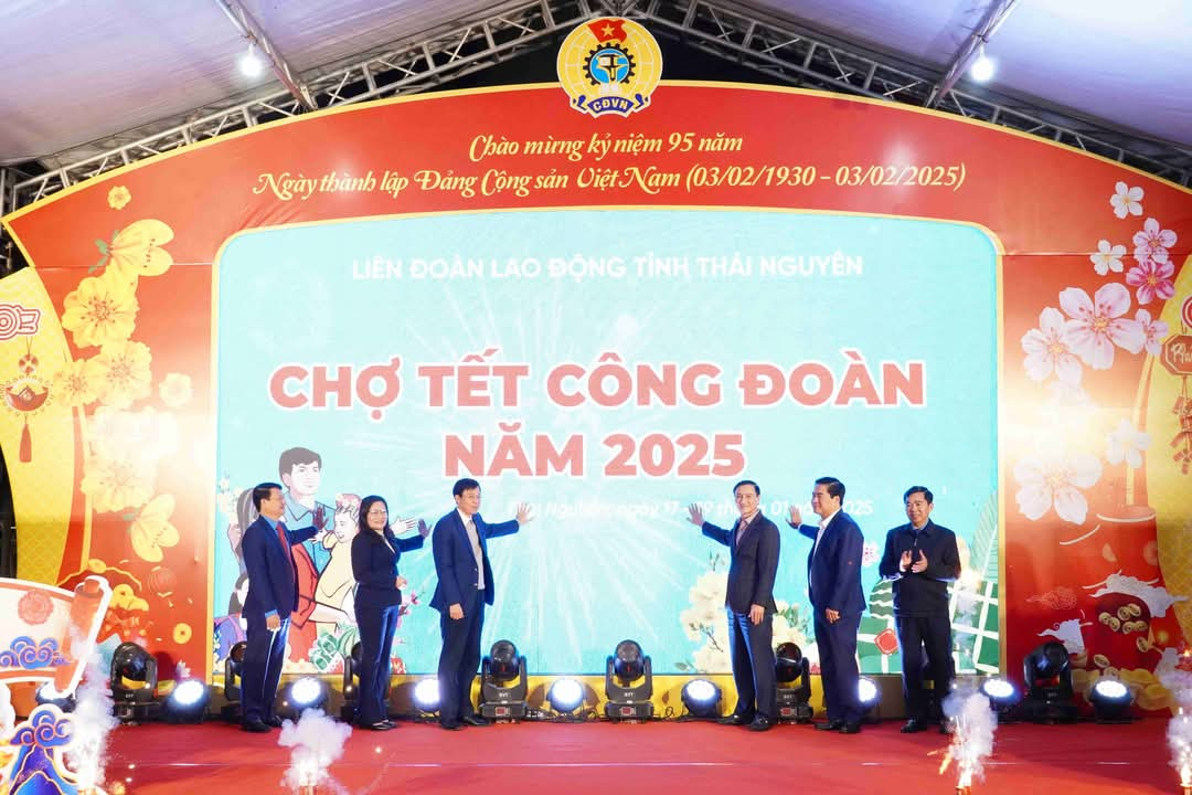 Khai mac cho Tet cong doan tai Thai Nguyen. Anh: Lam Thanh