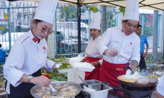 Ẩm thực các vùng miền quy tụ về chương trình "Mạng xã hội Du lịch Ẩm thực chào Xuân 2025". Ảnh: MỸ DUYÊN