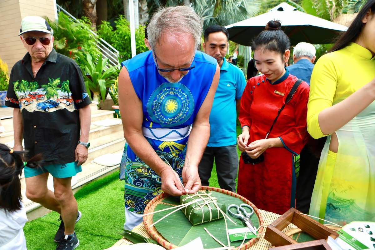 Nhung chiec banh chung duoc goi vuong vuc. Anh: Duy Tuan 