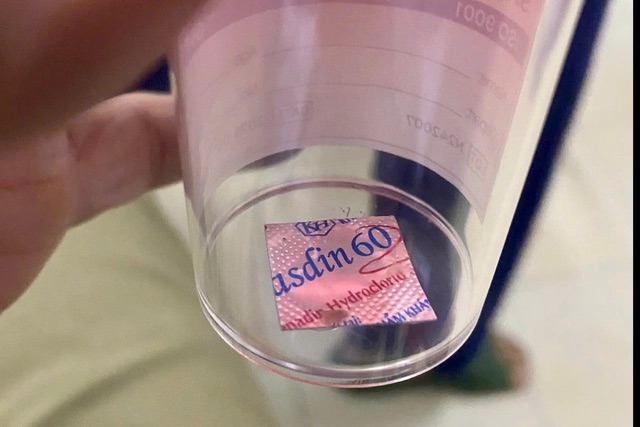 The foreign object is a sharp-edged medicine that was removed by an endoscopist. Photo: Provided by the hospital