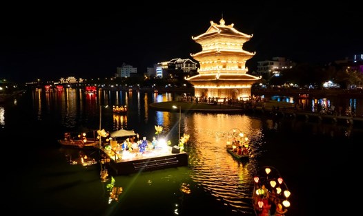 Phố cổ Hoa Lư được kỳ vọng sẽ là điểm nhấn để thu hút khách du lịch về đêm tại Ninh Bình. Ảnh: Linh Giang