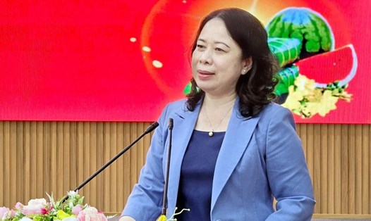 Phó Chủ tịch nước Võ Thị Ánh Xuân phát biểu tại buổi lễ trao quà Tết tại Cà Mau. Ảnh: Nhật Hồ