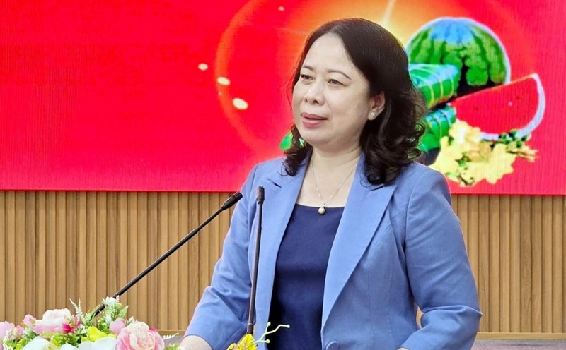 Vice President Vo Thi Anh Xuan speaks at the Tet gift-giving ceremony in Ca Mau. Photo: Nhat Ho