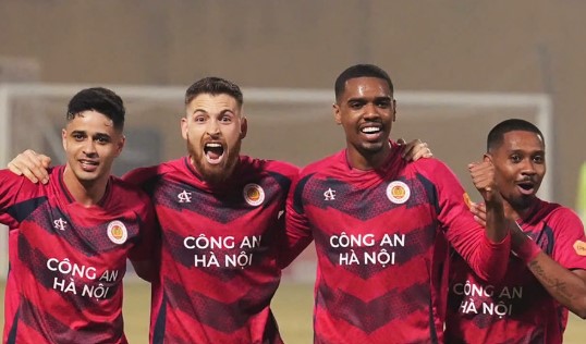 Hanoi Police team shared points with Song Lam Nghe An in round 10 of V.League 2024-2025. Photo: CAHN FC