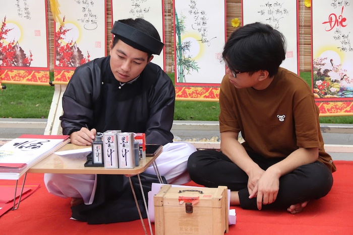 Many activities at the Tet Market at Da Nang Museum. Photo: Nguyen Linh