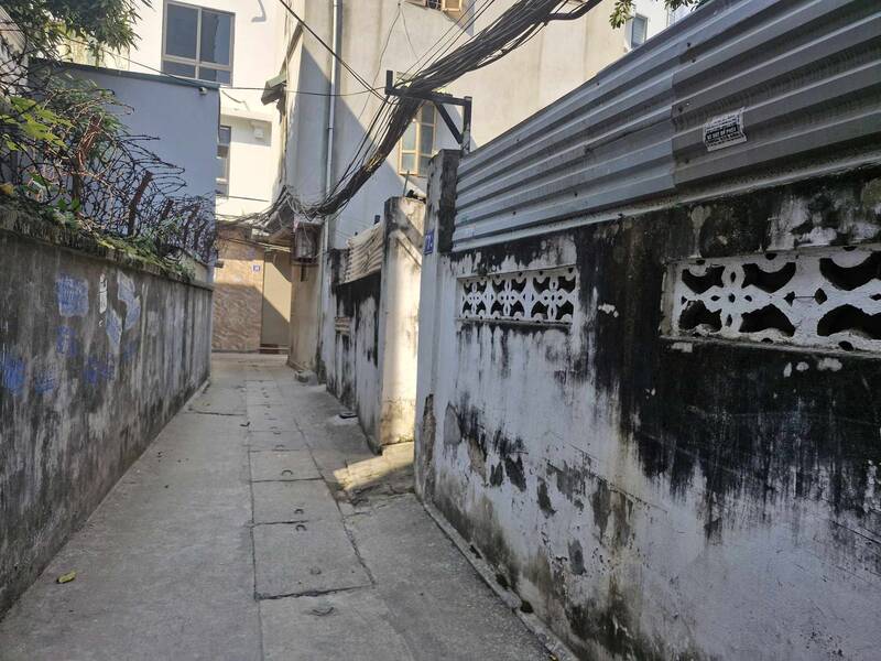 The house segment in alleys in Hanoi is sought after by many people near Tet. Photo: Thu Giang