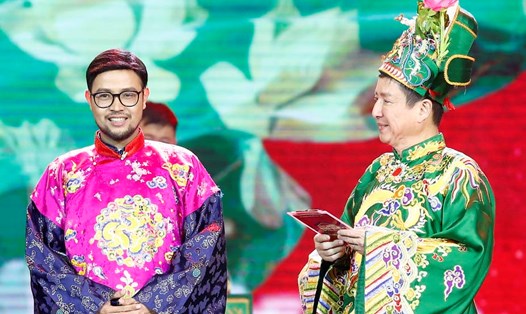 NSƯT Thái Sơn (trái) và NSƯT Chí Trung tại Táo Quân 2025. Ảnh: Nhà sản xuất