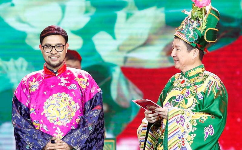 Meritorious Artist Thai Son (left) and Meritorious Artist Chi Trung at Tao Quan 2025. Photo: Producer