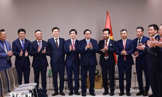 Thủ tướng Chính phủ Phạm Minh Chính tiếp đại diện một số doanh nghiệp tiêu biểu Việt Nam tại Cộng hòa Czech và châu Âu. Ảnh: TTXVN