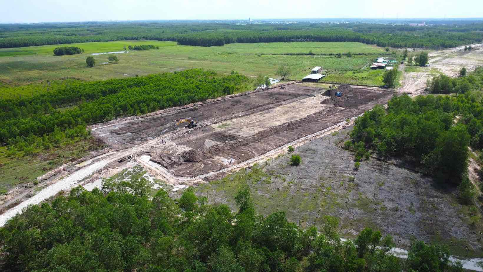 Construction site of Ho Chi Minh City Ring Road 3 through Nhon Trach district, Dong Nai province. Photo: HAC