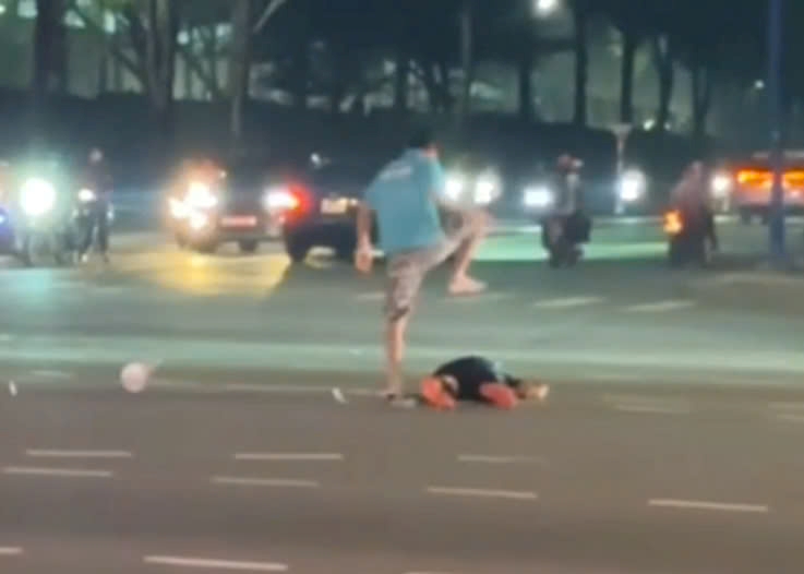 Subject beat victim suspected of traffic collision Photo cut from clip